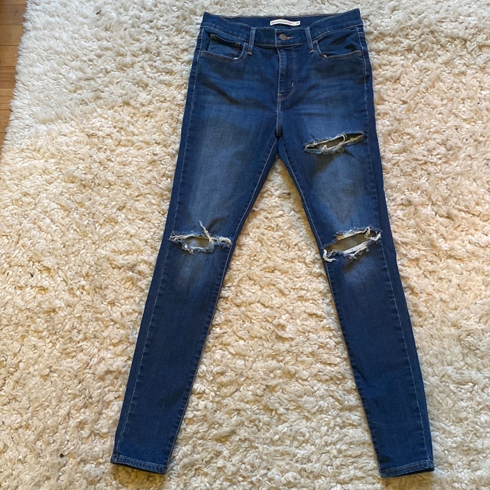 Women’s High Rise Super Skinny, size 29, Levi jeans